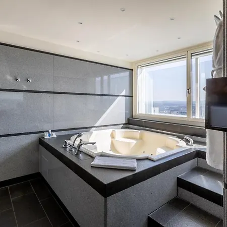 Radisson Blu Hotel 4*